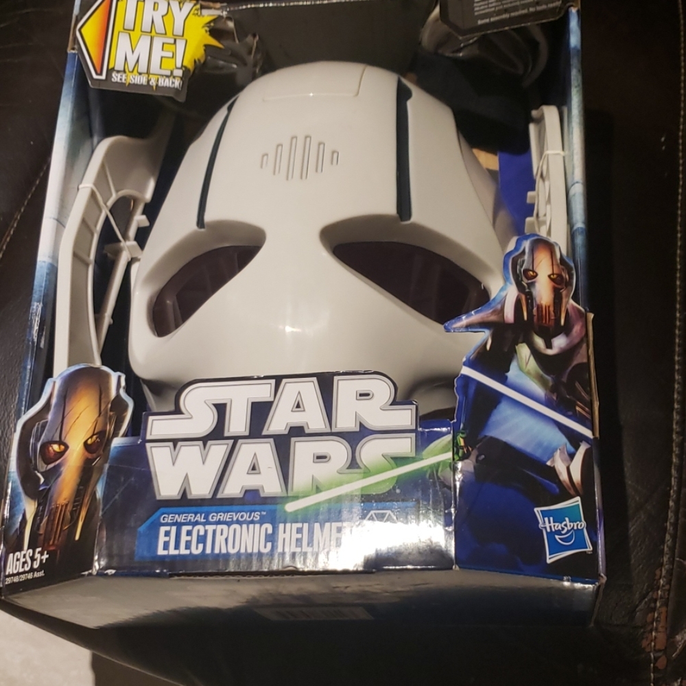 Star wars electronic helmet collectible